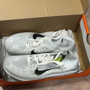 Nike white flyknit Running Shoes 8.5